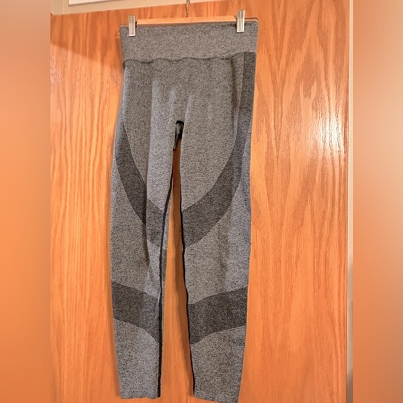 PINK Victoria's Secret Pants - *NWOT* Victoria’s Secret PINK Leggings | Size M |